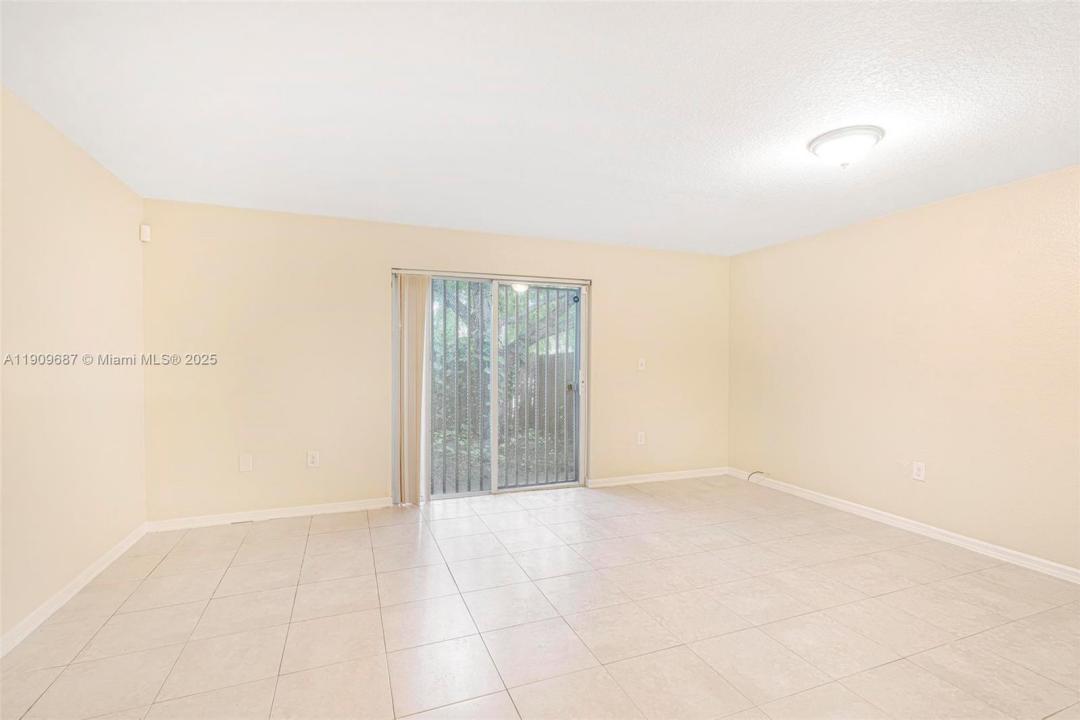 2261 NW 136th Ter 2261, Opa-Locka, 佛罗里达州 33054, 美国