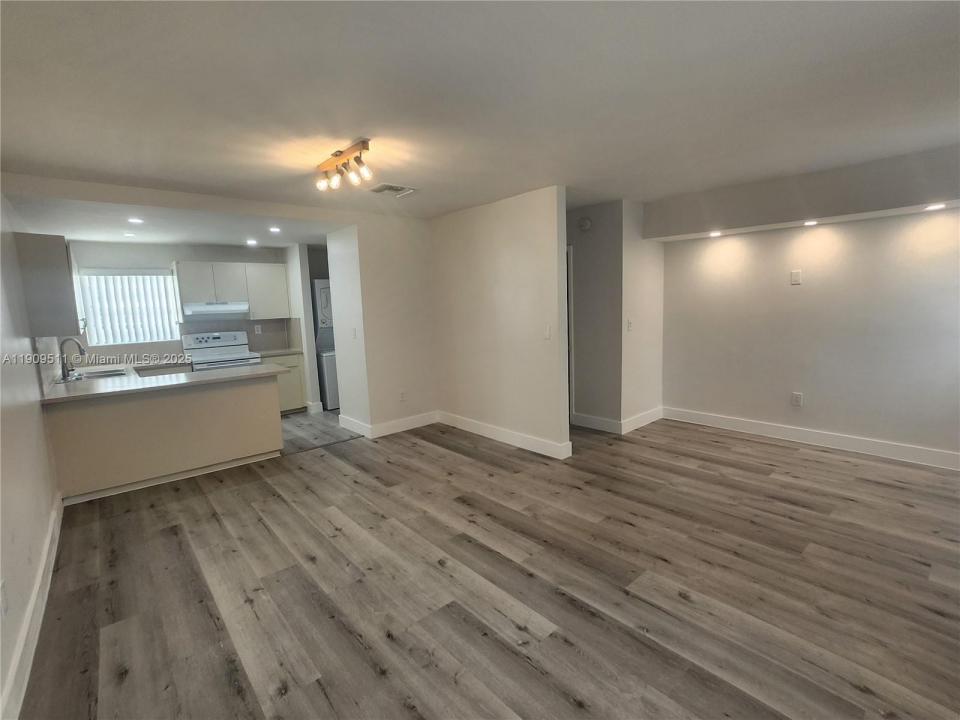 4320 NW 11th St B, Miami, Floride 33126, États-Unis