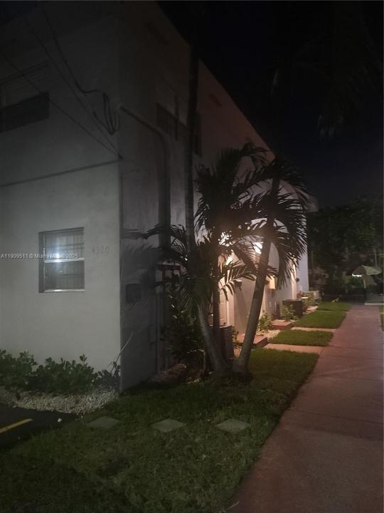 4320 NW 11th St B, Miami, Floride 33126, États-Unis