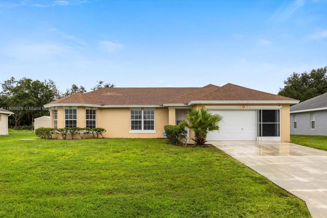 1392 SW Sudder Ave, Port St. Lucie, Floride 34953, États-Unis