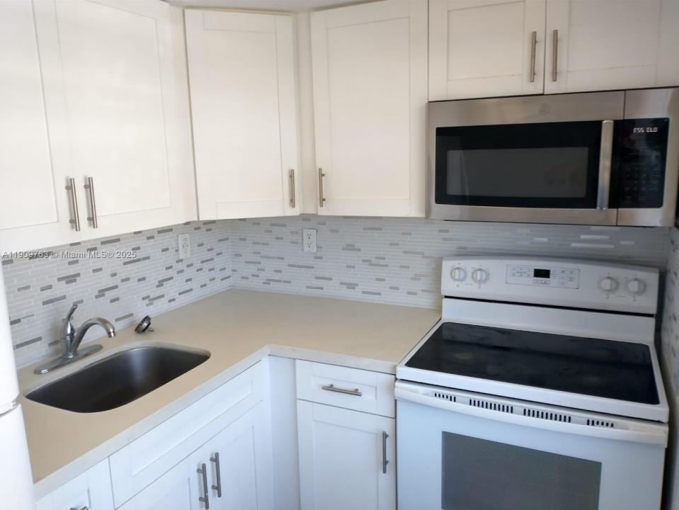 North Miami Beach, Флорида 33162, Соединенные Штаты