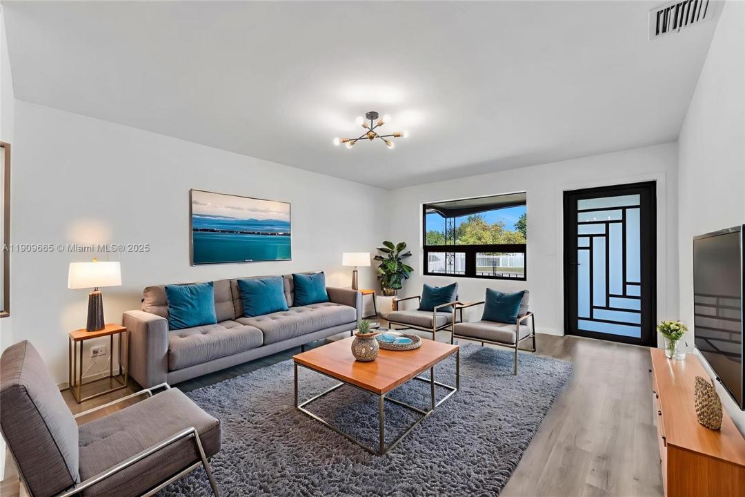 3040 NW 96th St, Miami, 佛羅里達州 33147, 美國