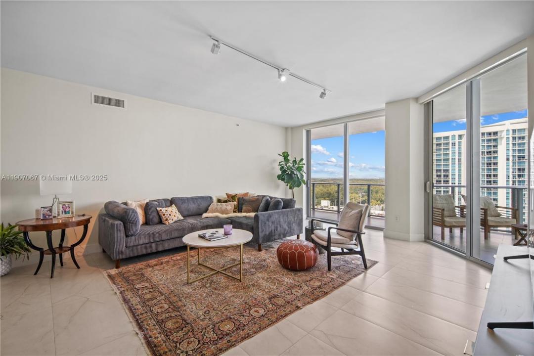 17111 Biscayne Blvd 1805, North Miami Beach, 플로리다 33160, 미국