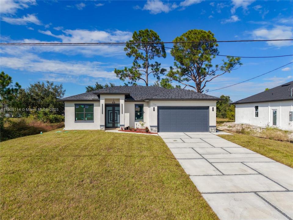3814 9th St SW, Lehigh Acres, Florida 33976, USA