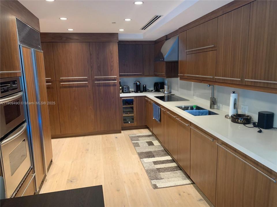 9401 Collins Ave 305, Surfside, فلوريدا 33154, الولايات المتحدة