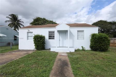 2347 NW 84th St, Miami, Florida 33147, USA