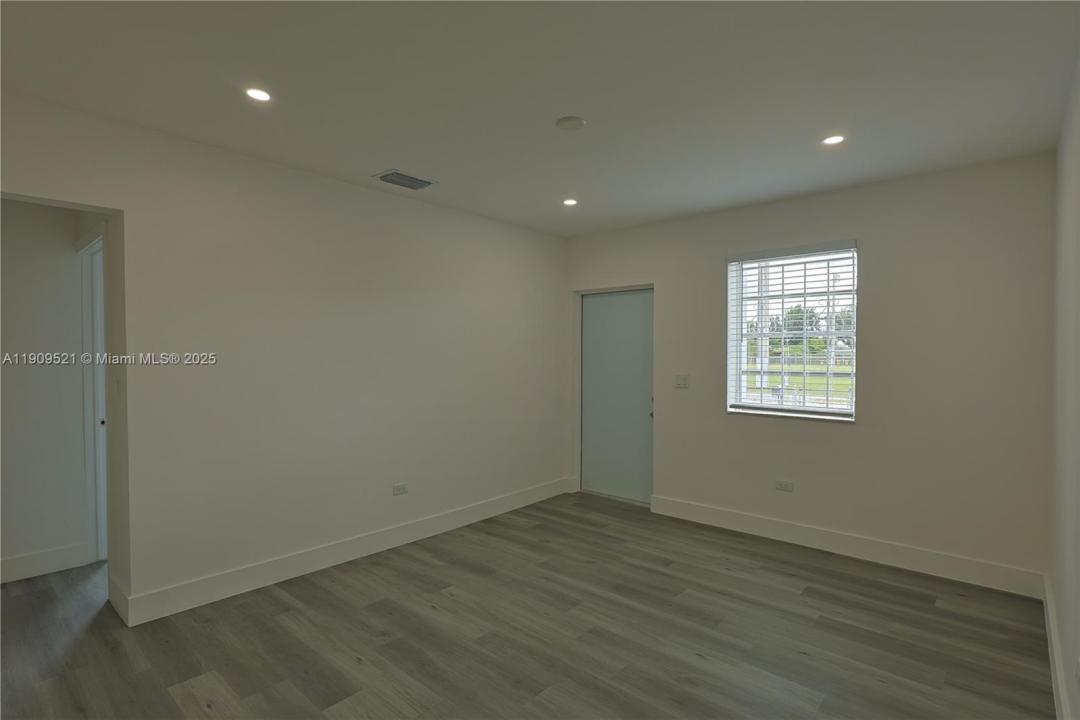 2347 NW 84th St, Miami, Floride 33147, États-Unis