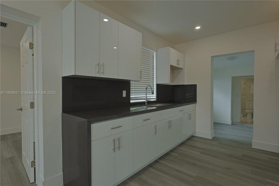 2347 NW 84th St, Miami, Floride 33147, États-Unis