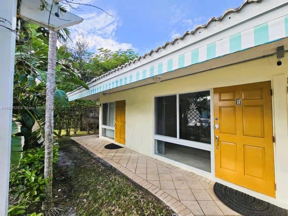 3217 NE 7th Pl 1, Pompano Beach, Флорида 33062, Соединенные Штаты