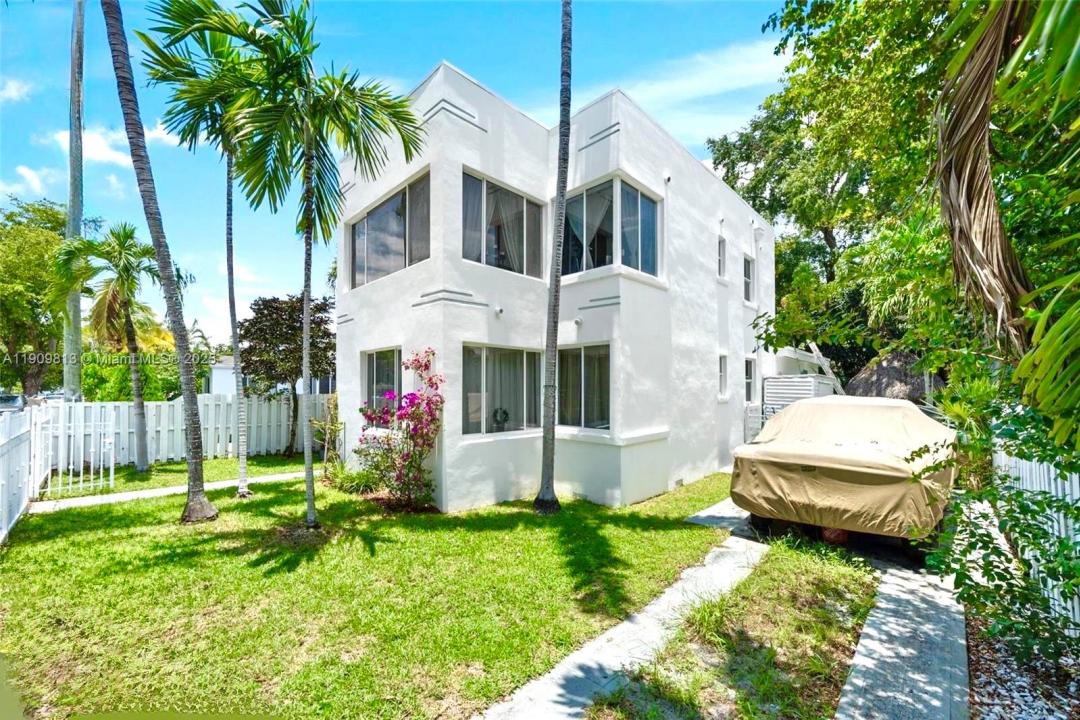 555 NE 70th St, Miami, Florida 33138