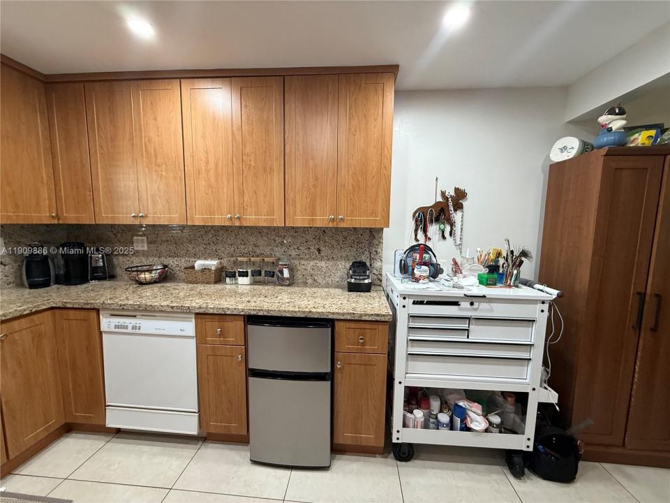 9741 Sunrise Lakes Blvd 107, Sunrise, 佛羅里達州 33322, 美國