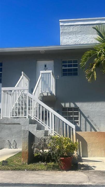 438 NE 210th Cir Ter 202-4B, Miami, Floride 33179, États-Unis