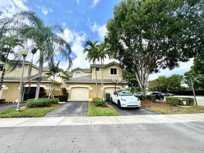 2567 Cordoba Bnd, Weston, Florida 33327, USA