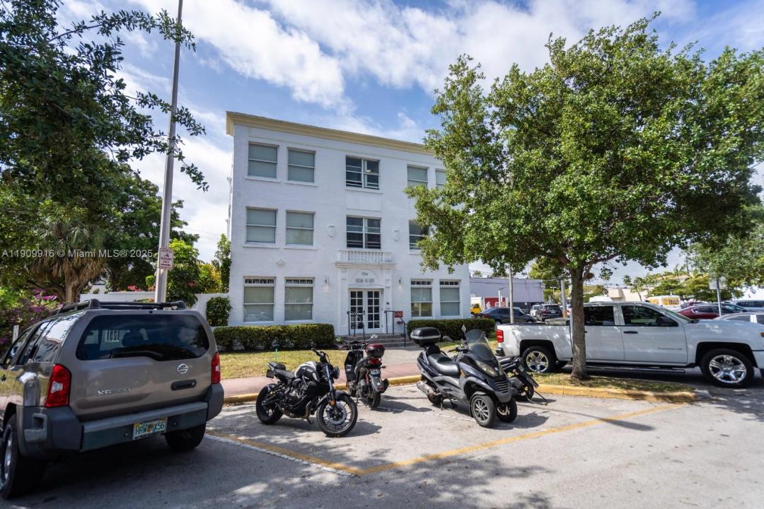 924 Marseille Dr 8, Miami Beach, Floryda 33141, USA