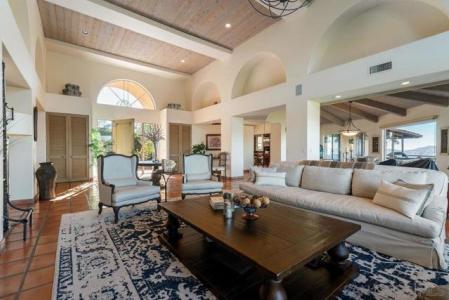 Sandhurst Way, Escondido, Kaliforniya 92026, Amerika Birleşik Devletleri