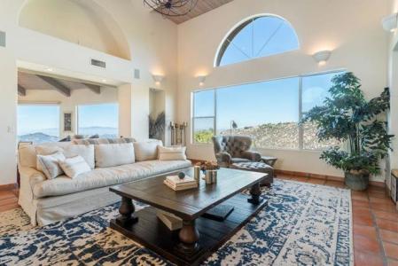 Sandhurst Way, Escondido, Kaliforniya 92026, Amerika Birleşik Devletleri