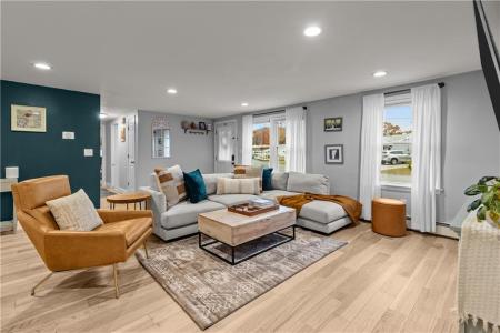 28 Chatworth Avenue, ワーウィック, ロードアイランド 02886, アメリカ合衆国