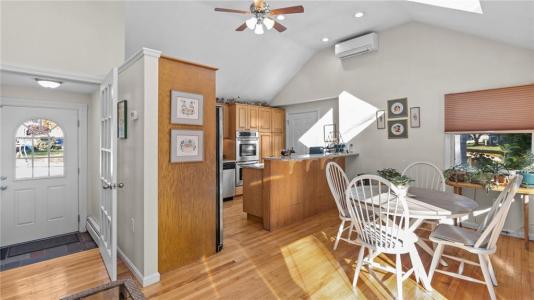 6 Black Creek Lane, ワーウィック, ロードアイランド 02888, アメリカ合衆国