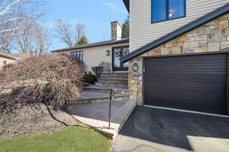 46 Forest View Drive, North Providence, Rhode Island 02904, Stati Uniti