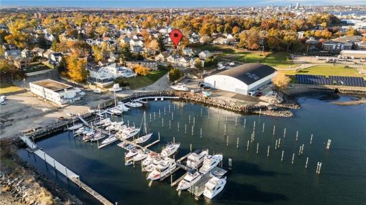 67 Armington Street, Cranston, RI 02905, USA