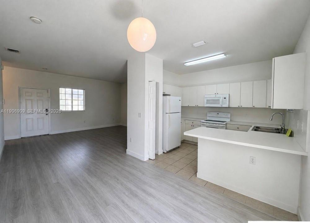 2590 NE 3rd Dr 203, Homestead, Florida 33033, Stati Uniti