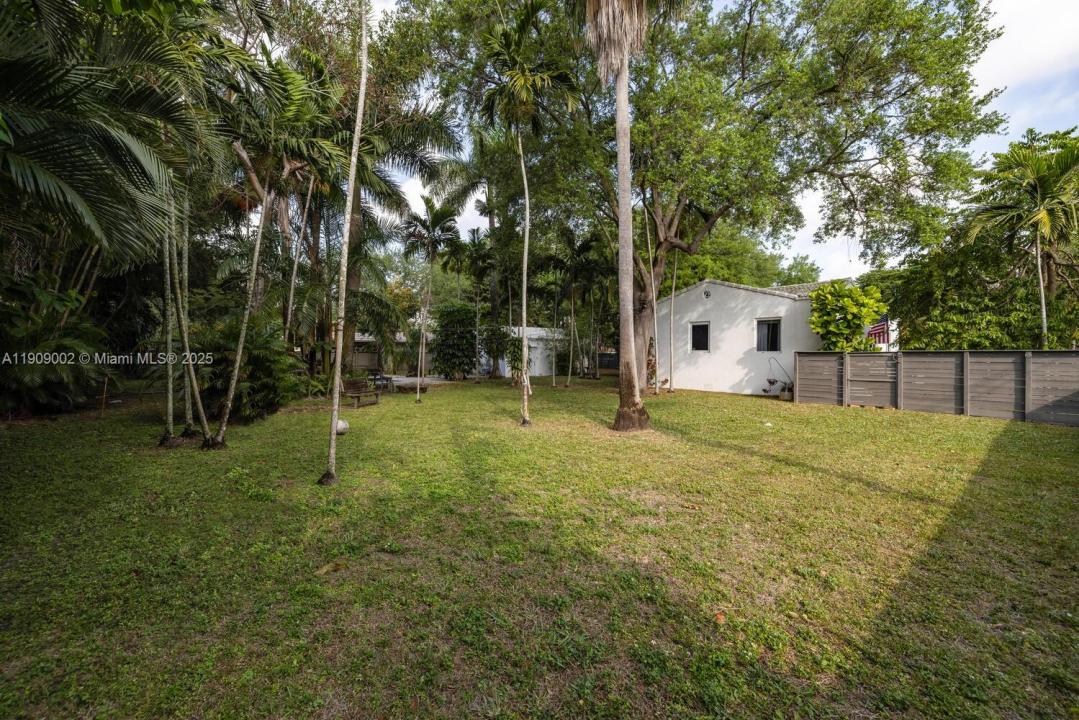 11660 NE 8th Ave, Biscayne Park, פלורידה 33161, ארצות הברית של אמריקה