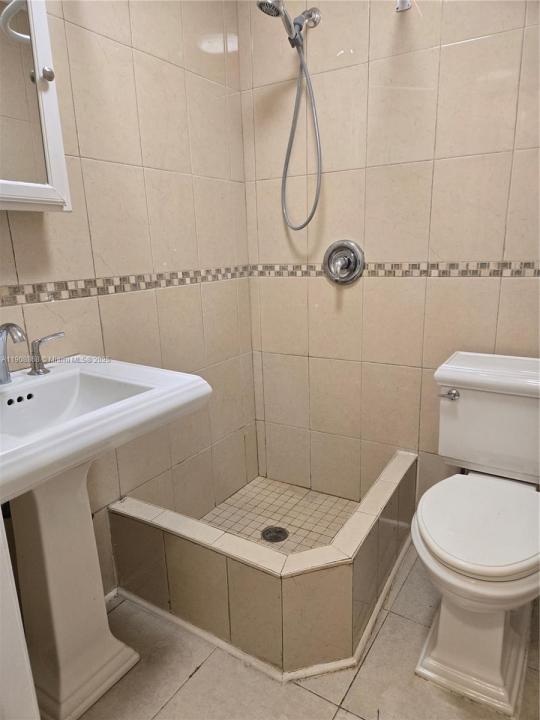 North Miami Beach, Florida 33162