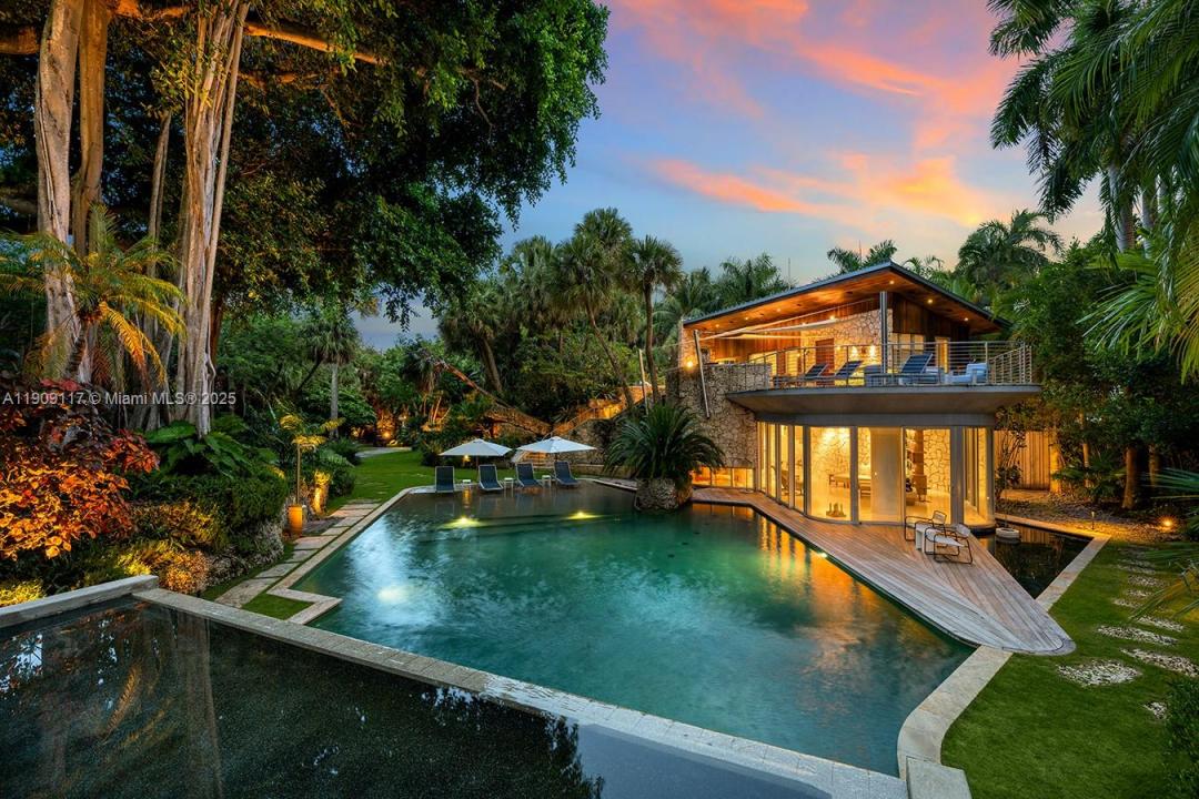 3585 Anchorage Way, Miami, Florida 33133, USA