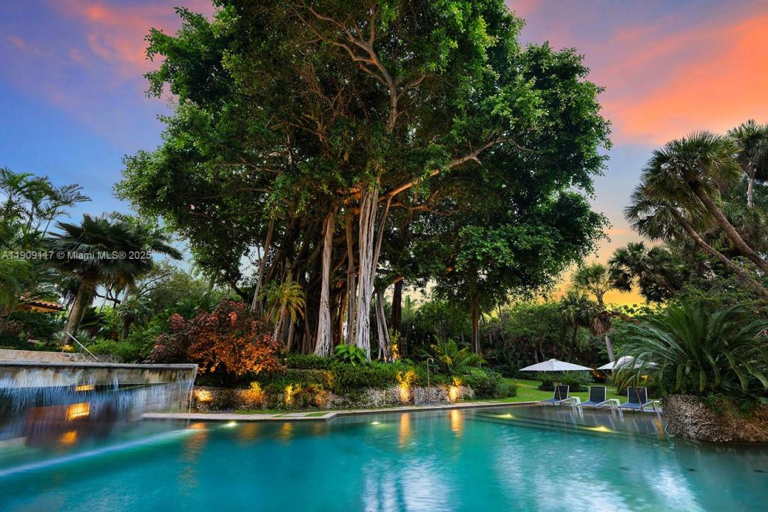 3585 Anchorage Way, Miami, Florida 33133, USA