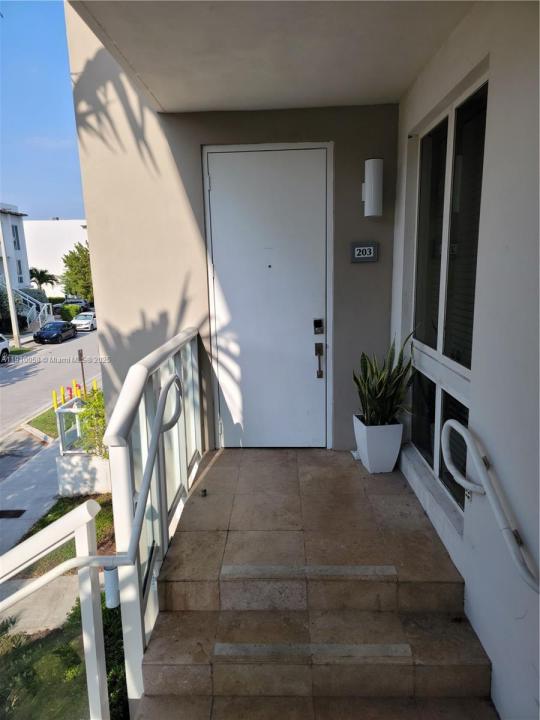 10280 NW 63rd Ter 203, Doral, Florida 33178, Estados Unidos