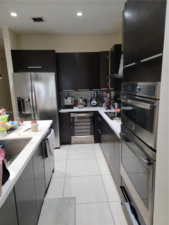 10280 NW 63rd Ter 203, Doral, Florida 33178, Estados Unidos