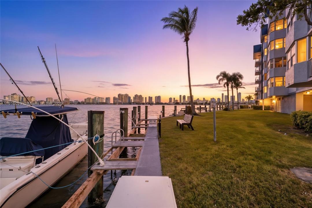 16546 NE 26th Ave 3J, North Miami Beach, Florida 33160, Estados Unidos