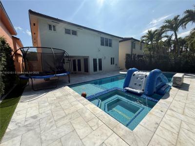 8771 NW 153rd Ter, Miami Lakes, Florida 33018, USA