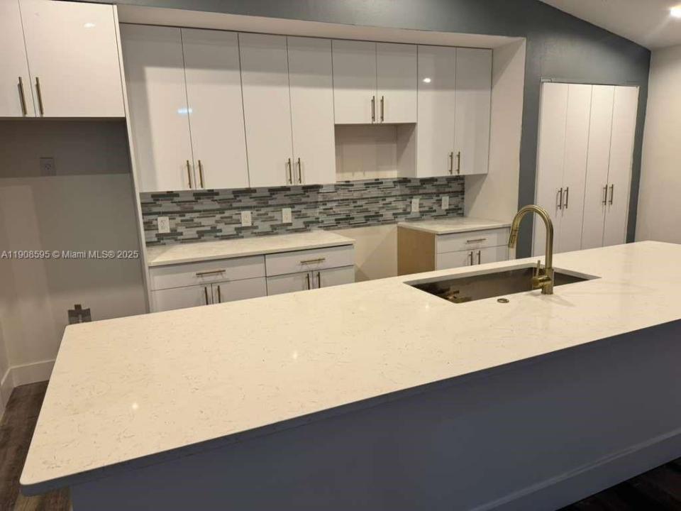 482 NW Marion Ave, Port St. Lucie, Florida 34953