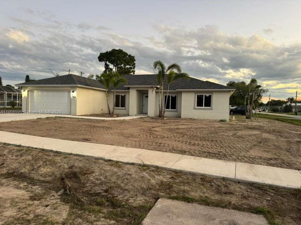 482 NW Marion Ave, Port St. Lucie, Florida 34953