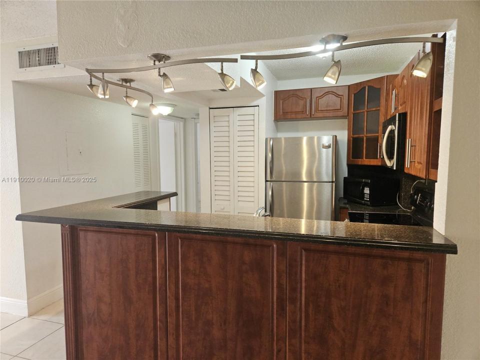 8145 NW 7th St 411, Miami, 플로리다 33126, 미국