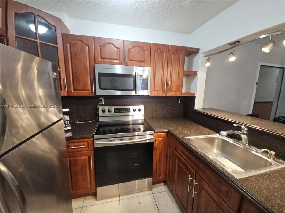 8145 NW 7th St 411, Miami, 플로리다 33126, 미국