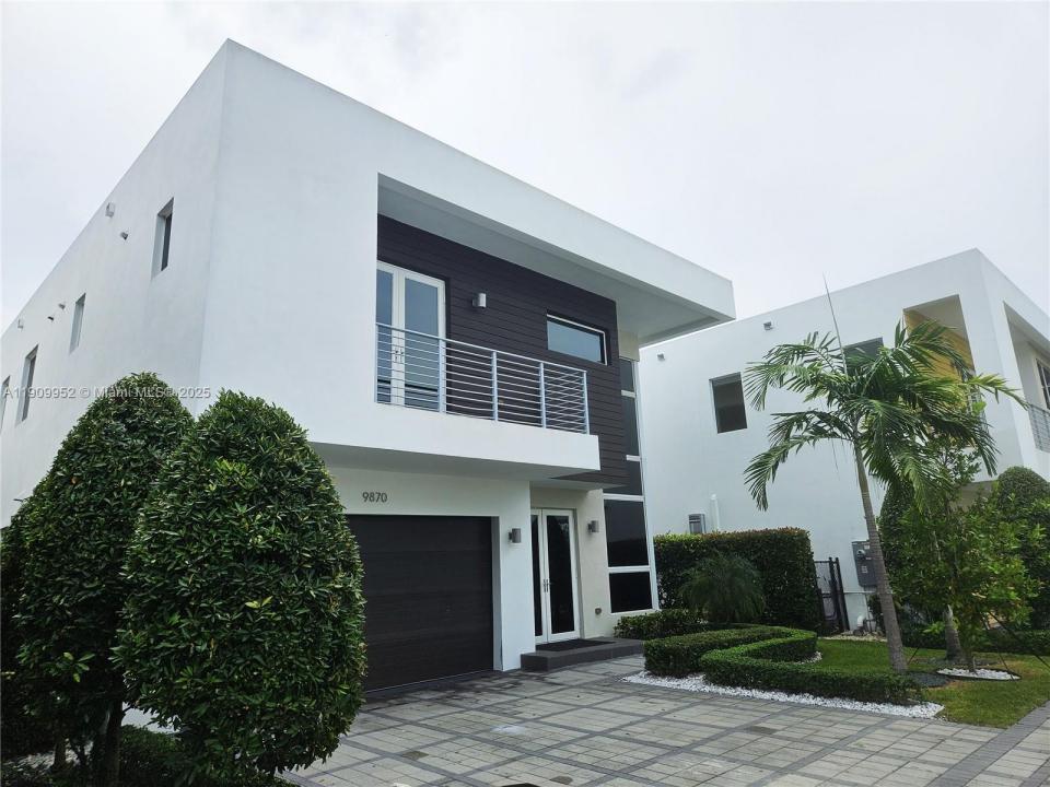 9870 NW 75th Ter, Doral, Florida 33178, Amerika Birleşik Devletleri