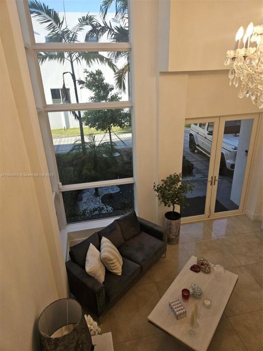 9870 NW 75th Ter, Doral, Florida 33178, Amerika Birleşik Devletleri