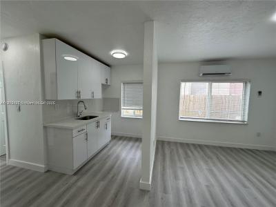 2001 NW Flagler Ter 4, Miami, Florida 33125, USA