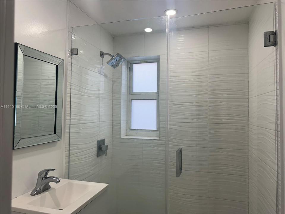 2001 NW Flagler Ter 4, Miami, Floride 33125, États-Unis