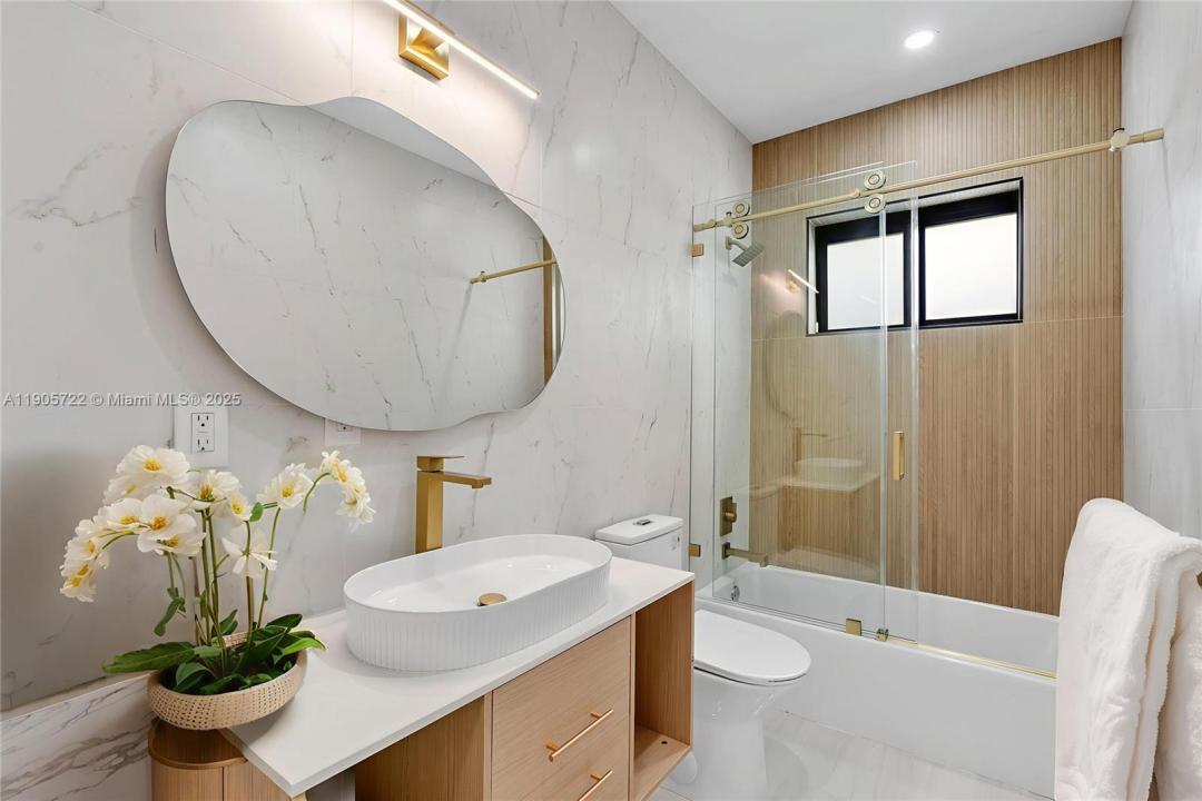 8635 N Miami Ave, El Portal, Florida 33150, HOA KỲ