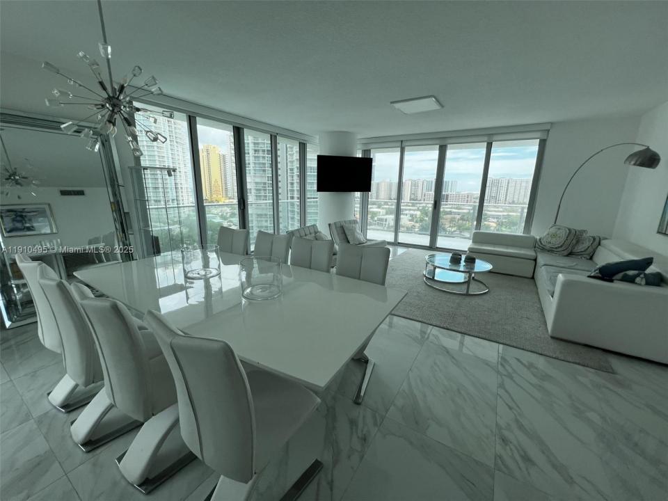 330 Sunny Isles Blvd 5-1008, Sunny Isles Beach, Floride 33160, États-Unis