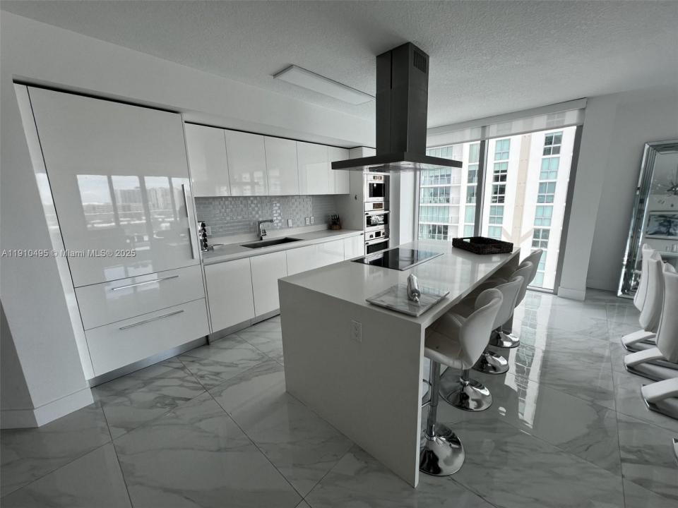 330 Sunny Isles Blvd 5-1008, Sunny Isles Beach, Floride 33160, États-Unis