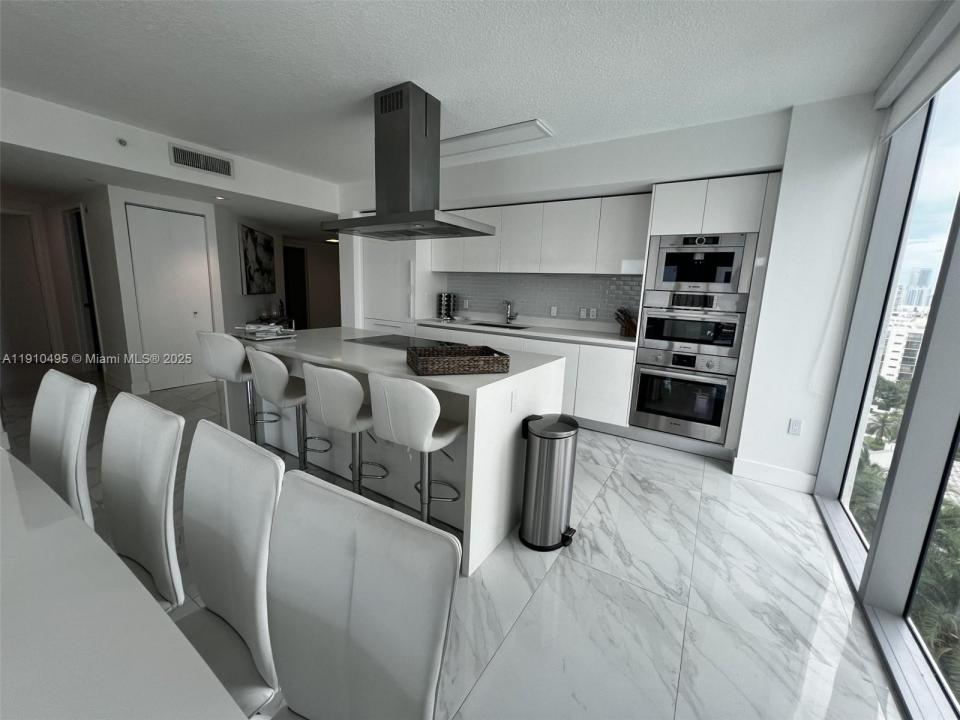 330 Sunny Isles Blvd 5-1008, Sunny Isles Beach, Floride 33160, États-Unis