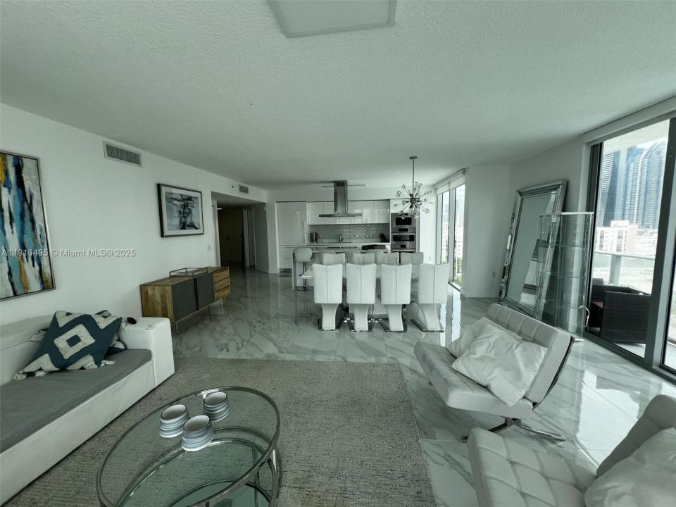 330 Sunny Isles Blvd 5-1008, Sunny Isles Beach, Floride 33160, États-Unis