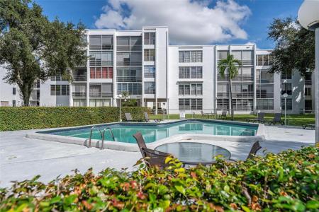 6923 Cypress Rd C12, Plantation, Florida 33317, USA