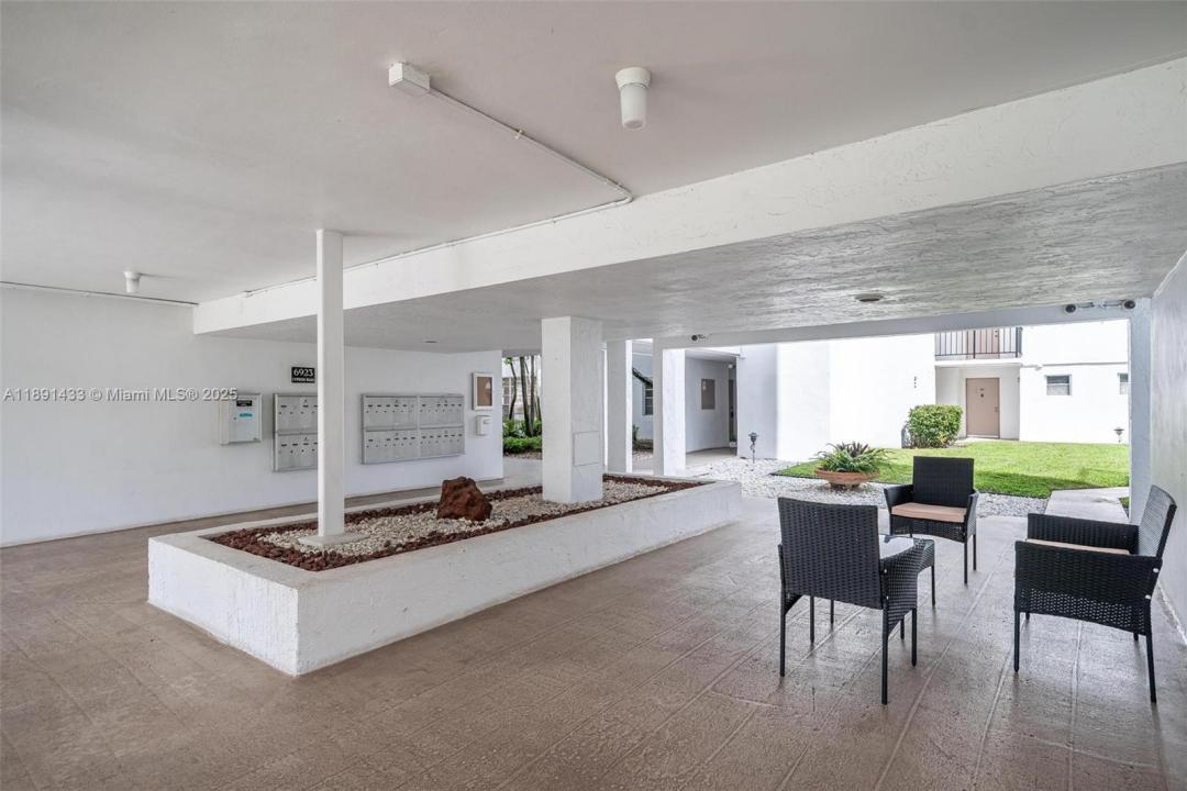 6923 Cypress Rd C12, Plantation, Florida 33317