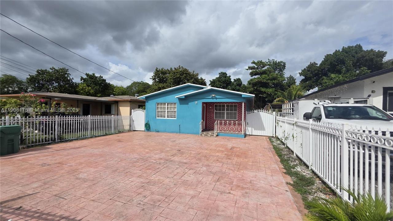 2355 NW 59th St, Miami, Florida 33142