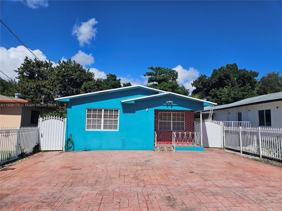 2355 NW 59th St, Miami, Florida 33142